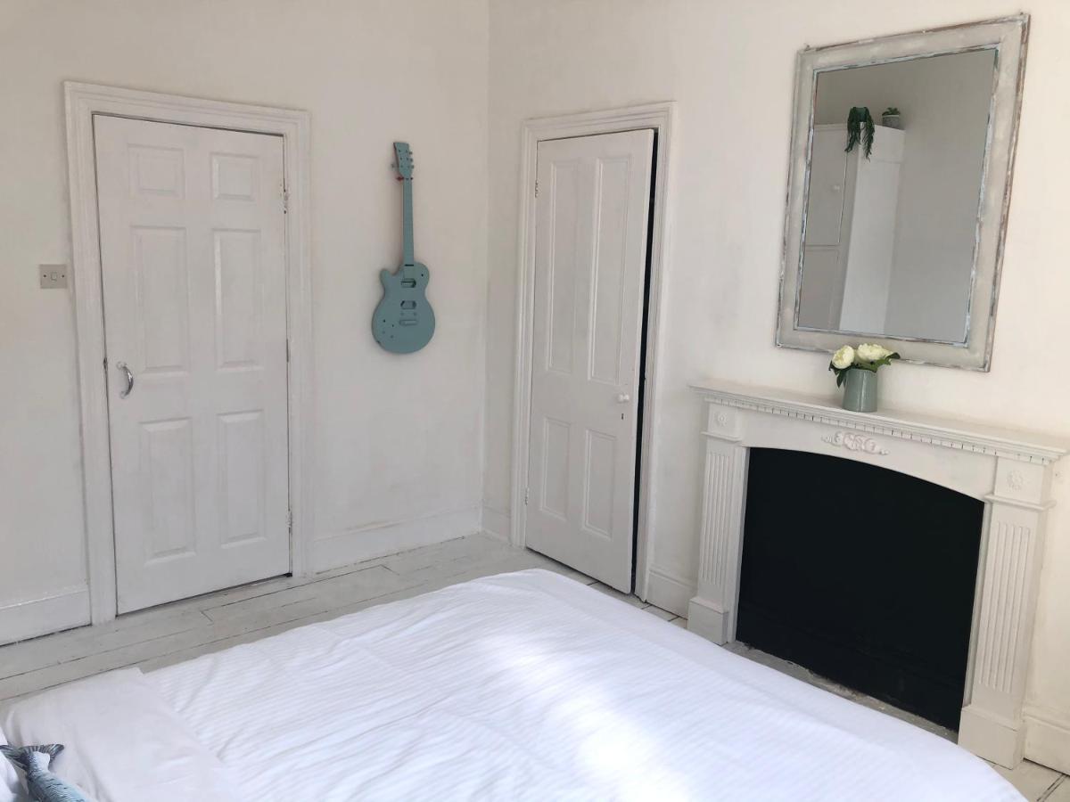 New! Seaside Central Scarborough Apartment 외부 사진