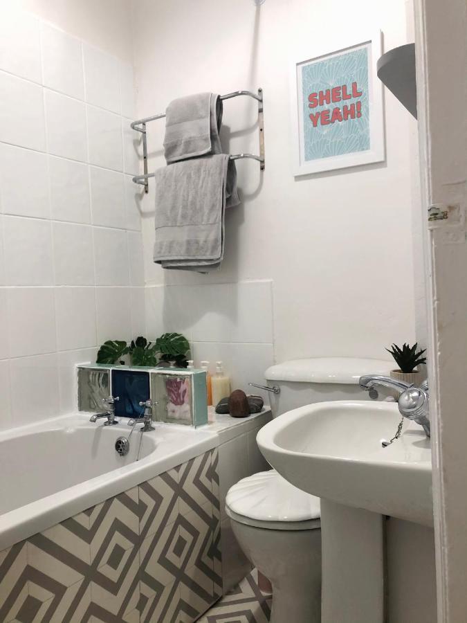 New! Seaside Central Scarborough Apartment 외부 사진